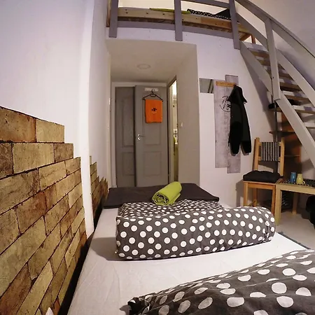 Vandrerhjem Friends & *