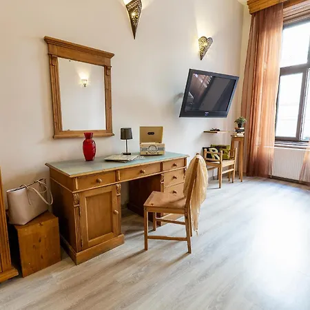 Auberge de jeunesse Friends & *