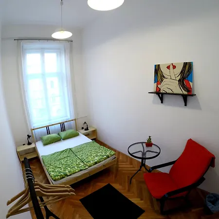 Friends & Auberge de jeunesse