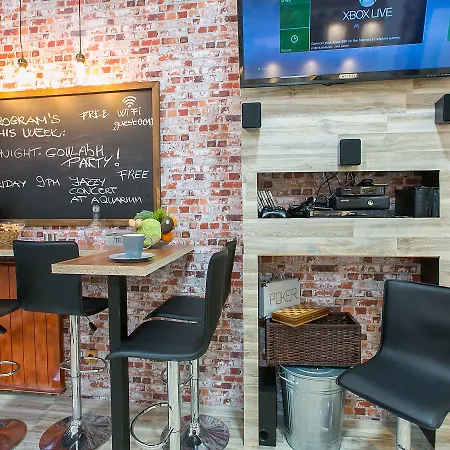 Albergue Friends & *