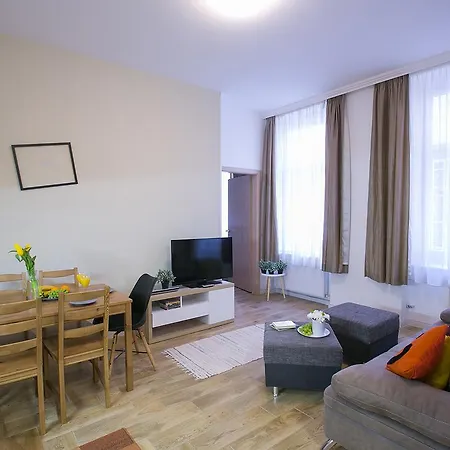 Friends & Albergue Budapeste