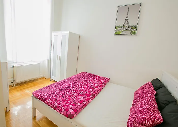 호스텔 Friends & *