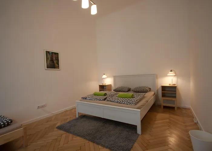 호스텔 Friends & *